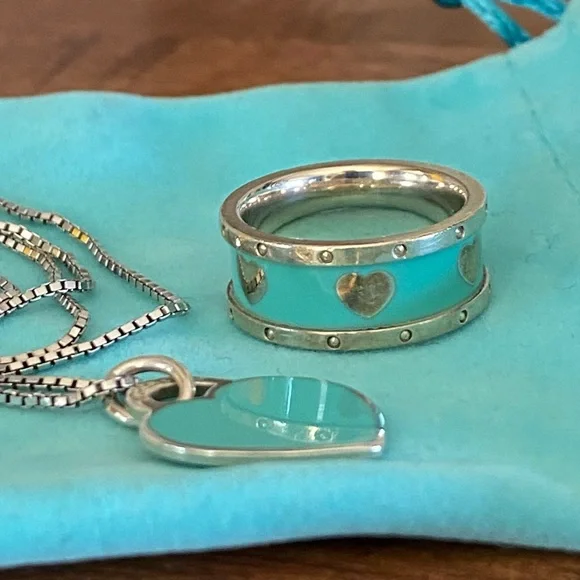 TIFFANY & CO Blue Enamel Heart Ring-Size 5.5 & Blue Enamel Heart Charm - Picture 4 of 10
